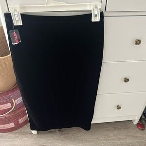Elegant Black velvet pencil skirt